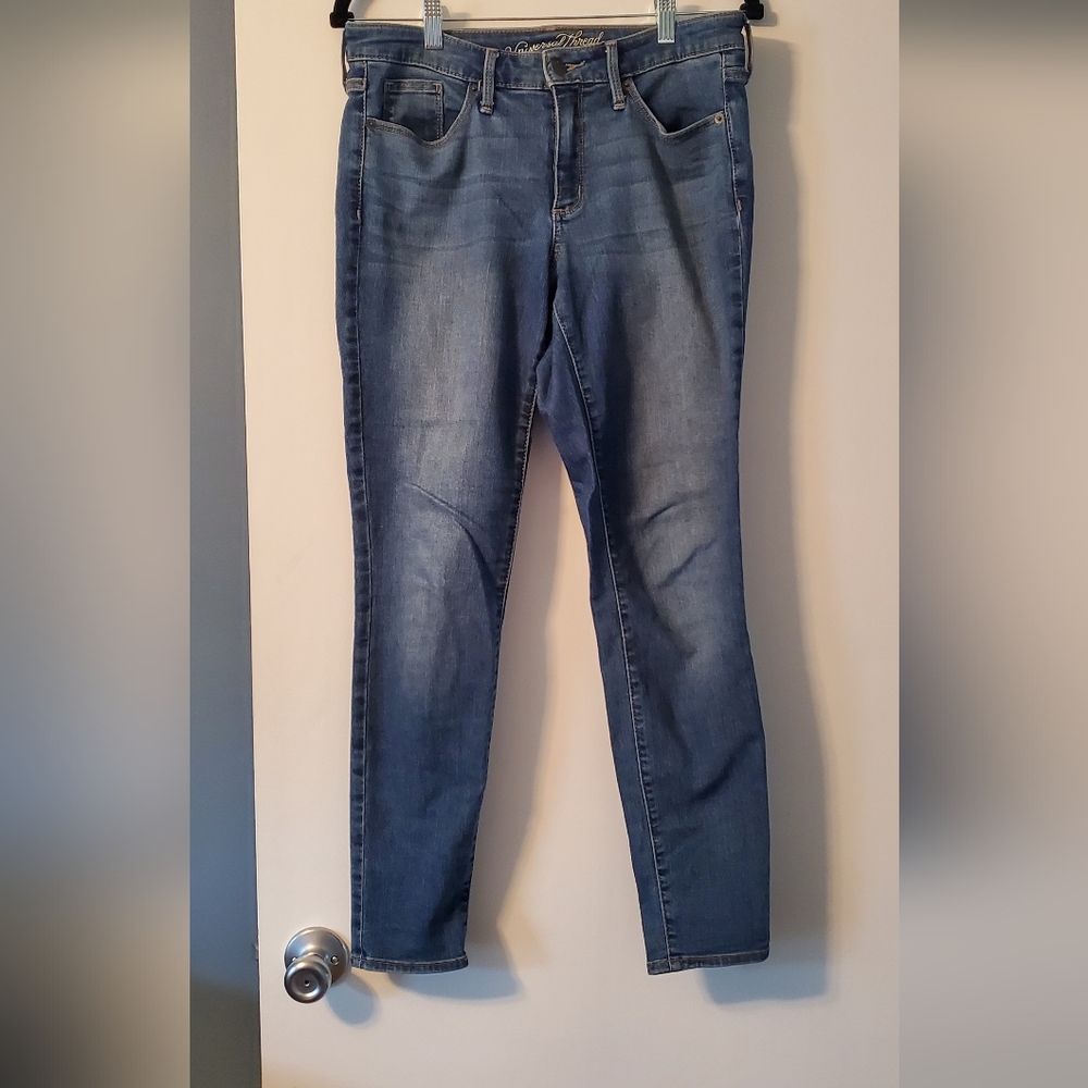 Universal Thread Mid Rise Skinny Med Was Jeans Size 6